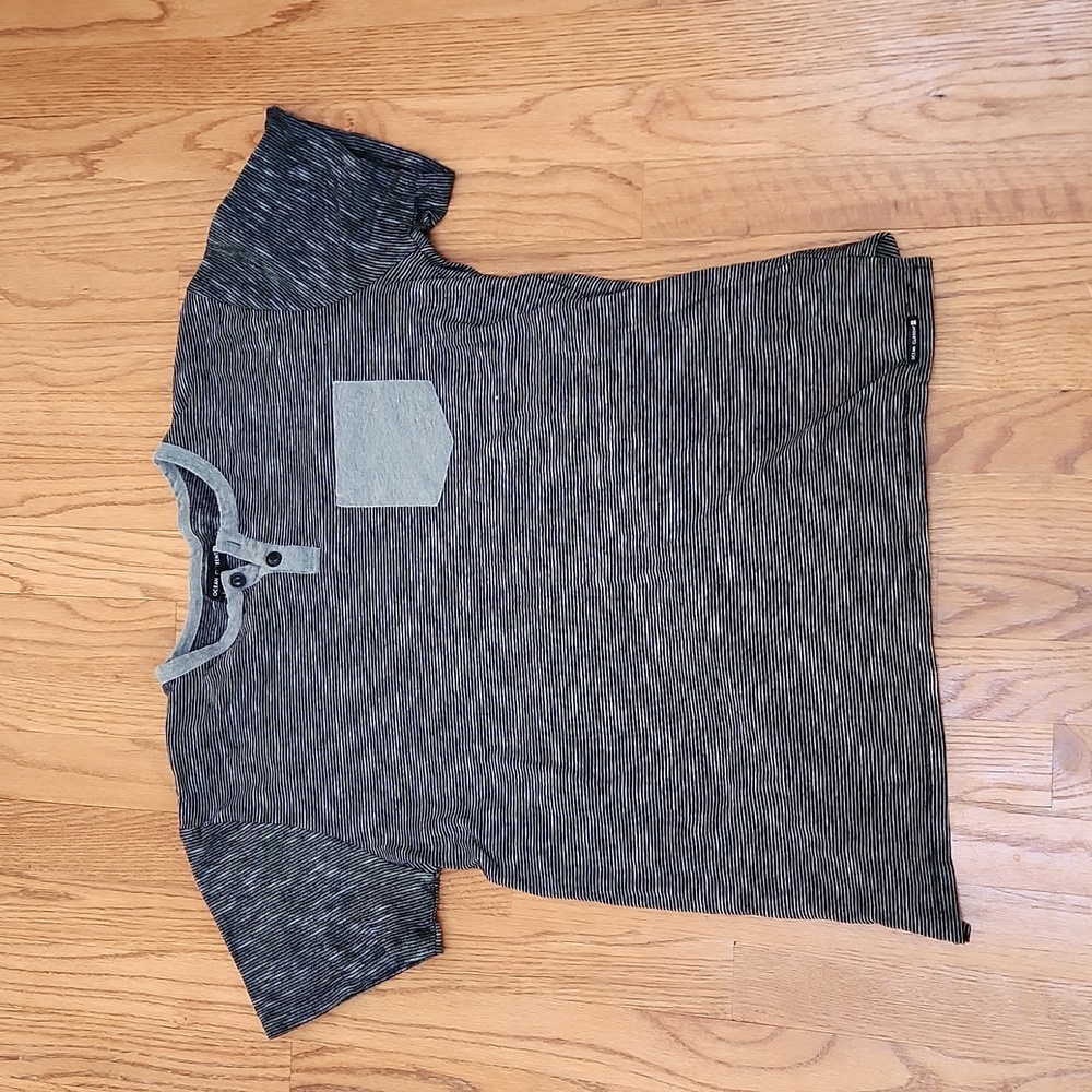Men's pocket t shirt